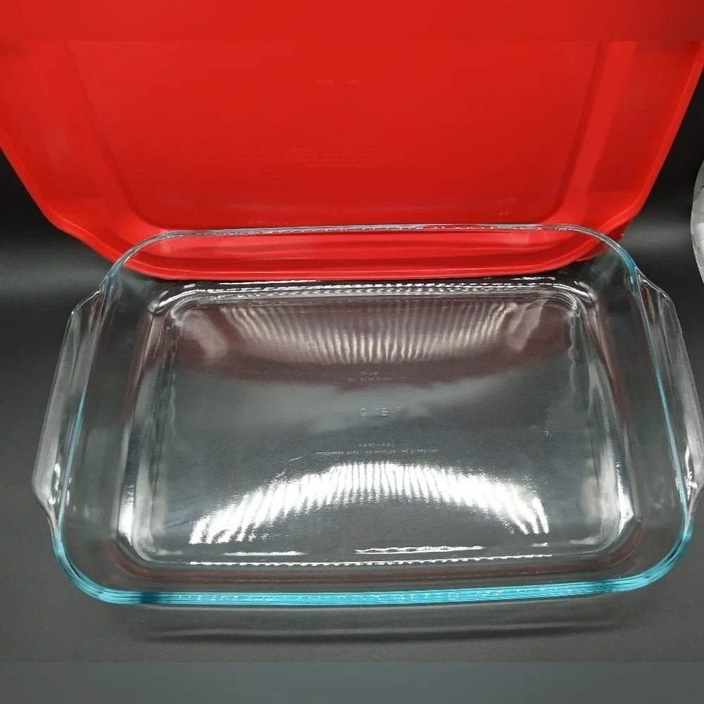 Pyrex Basics 4.8 QT Glass Baking Dish with Plastic Lid Casserole Dish​​​ - Picture 5 of 12